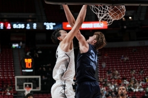 杨瀚森：感觉扣篮跳得不是很高在NBA有时低位打得难受&amp;要适应