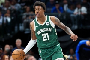 开云体育平台-打得可以！泰勒-史密斯13中6&amp;4记三分空砍21分5板