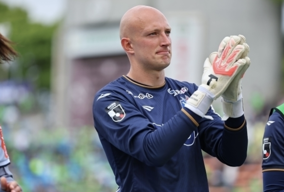 冈山外援门将：我最爱说死守，比赛中会让队友不惜一切代价防守