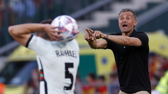 恩里克：加维潜力仍不为人知 不会冒险让安苏出场