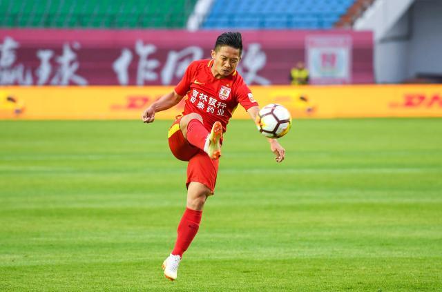 开云官网APP-热身赛上演进球大战！程长城2球 亚泰4比5昆山FC